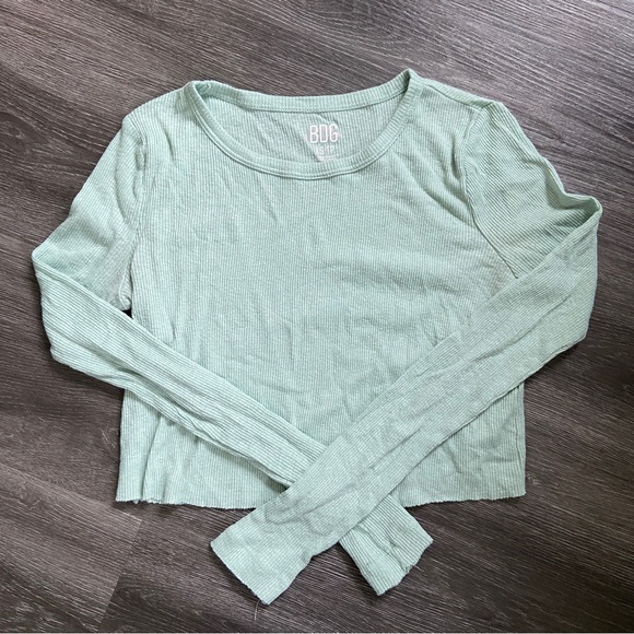 light green long sleeve crop top - Picture 7 of 7